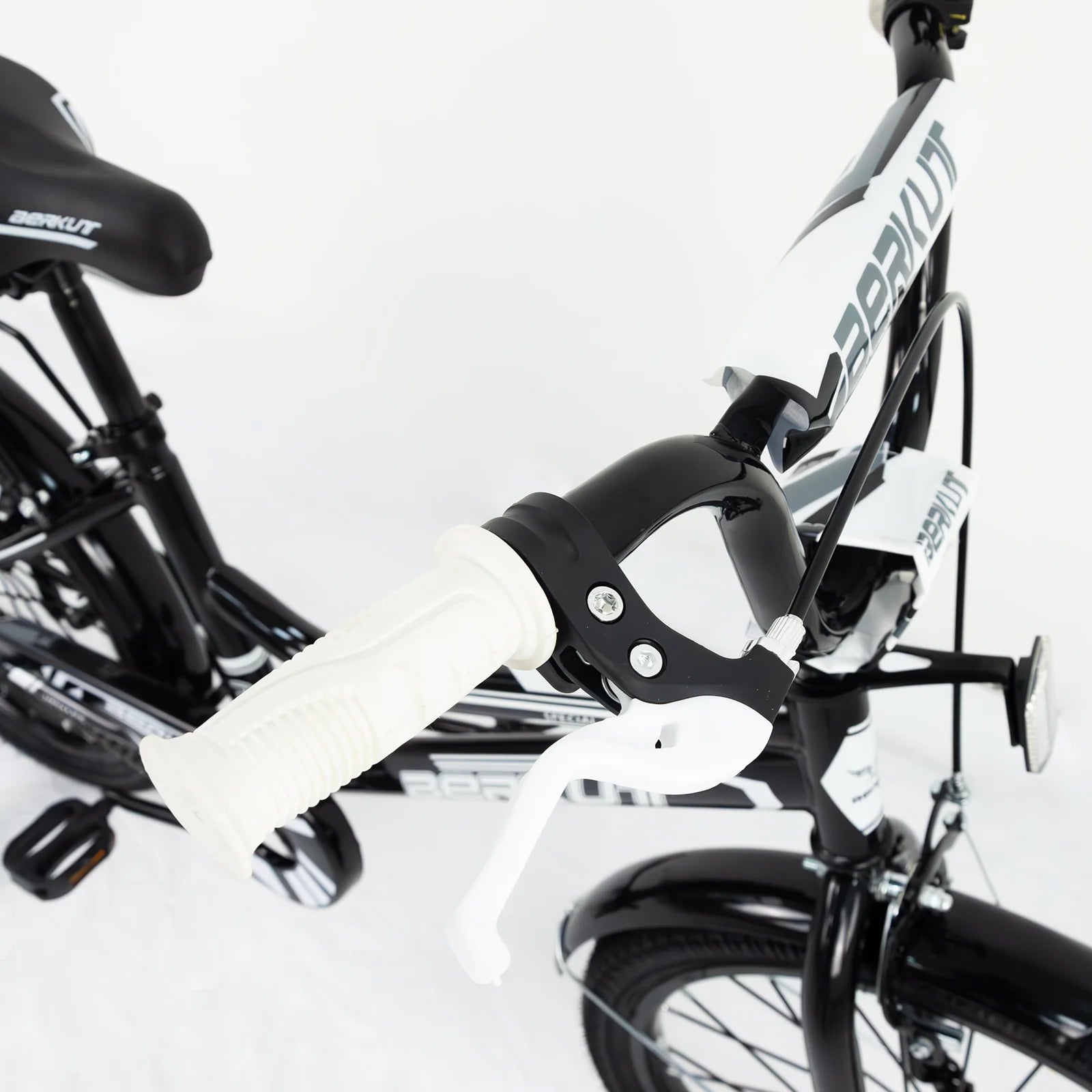 20 Inch Kids Bike with Training Wheels & Handbrake for Boys & Girls Ages 3-8